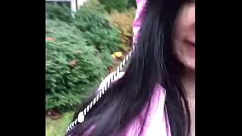 Remaja Asia Berani Ekspos Diri Di Tengah Hujan Deras!