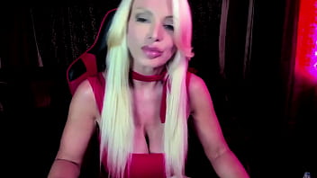 Brittany Andrews | Menyelami Lebih Dalam