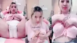 Cici Cantik Usap Vagina Terbuka