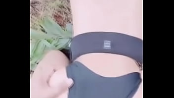 Remaja Asia Digoyang Di Hutan Saat Jalan