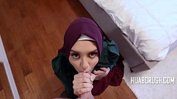 Paman Tiri Terobsesi Dengan Keponakan Berhijab