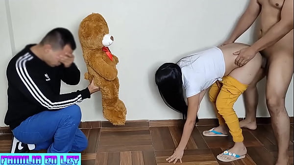 Novia Hot Goyangin Kontol Teman Di Depan Pacar Bodohnya – Adegan Ntr Jav Yang Bikin Tensi