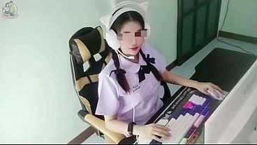 Gadis Imut Thailand Menggoda Dengan Gairah Seks Yang Membara