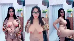 Jones Tubuh Seksi Montok Tembus Papaya