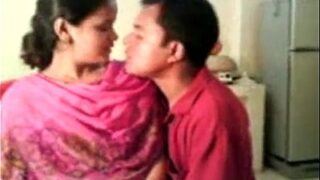 Video Porno India Panas: Bhabhi Amatir Dan Devar Nakalnya