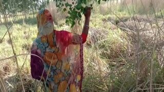 Desi Panas Di Kebun: Adegan Intim Dengan Ipar Di Ladang