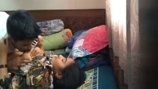 Pria Bertunangan Nikmati Malam Panas Dengan Pacar Polosnya Yang Masih Perawan