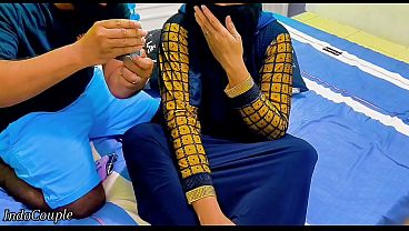 Adik Tiri Berhijab Nekat Buka Pussy Untuk Main, Tapi Kakak Tiri Salah Lubang Masukkan Mainan Ke Pantat