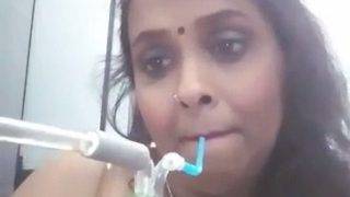 Bidadari Telanjang Asyik Menghisap Shisha