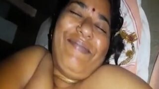 Suami Tamil Desi Bikin Video Panas Bareng Istrinya Yang Seksi