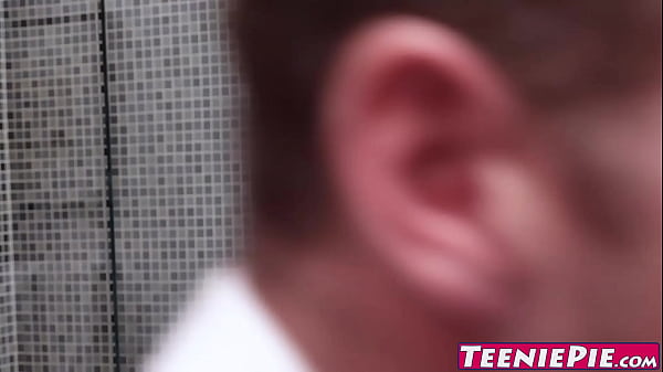Ella Knox Berhijab Tapi Tetap Dibekap Penuh Sperma
