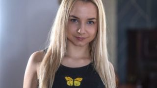 5k Bokep – Mona Blue Montok Mulus Minta Digoyang