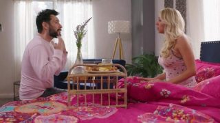 Malam Kencan Double Booked, Adegan Panas Bareng Katie Morgan