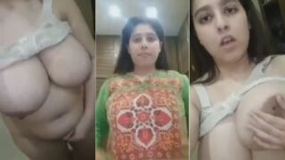 Video Telanjang Pacar Cewek Montok Goyang-goyang Di Depan Kamera