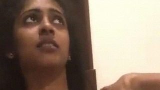 Cewek India Bikin Video Bugil Pacarnya, Bocor Di Internet Bikin Malu Semua Orang.