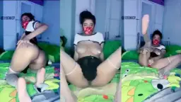 Ica Buka Lebar Pamer Memek Pink Basah Siap Digoyang.