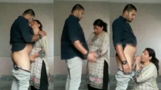 Istri Selingkuh Ngentot Mulut Di Luar Sama Selingkuhannya, Bikin Makin Panas