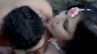 Prajurit Dan Ratu Desi Ngentot Di Pinggir Kali, Basah Kuyup Penuh Gairah.