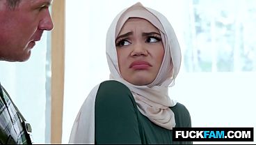 Bokep Hijab Manis Pertama Kali Digarap Tukang Ledeng, Ngenang Sampai Meringis