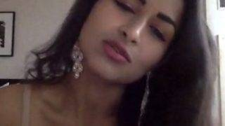 Desi Nri Cewek Panas Maya Rati Video Goda Bugil Bikin Makin Horny