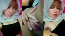 Hijab Cantik Ukthi Pamer Uting Payudara, Bikin Ngilu Lihatnya