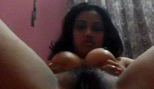 Ngentotin Cewek Seksi Bengal Barat Sendirian Di Kamar, Crot Penuh.