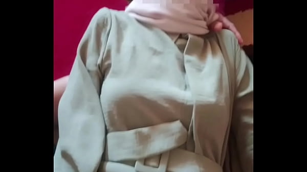 Saudari Tiri Berhijab Digilir Liar Di Malam Lebaran Penuh Nafsu